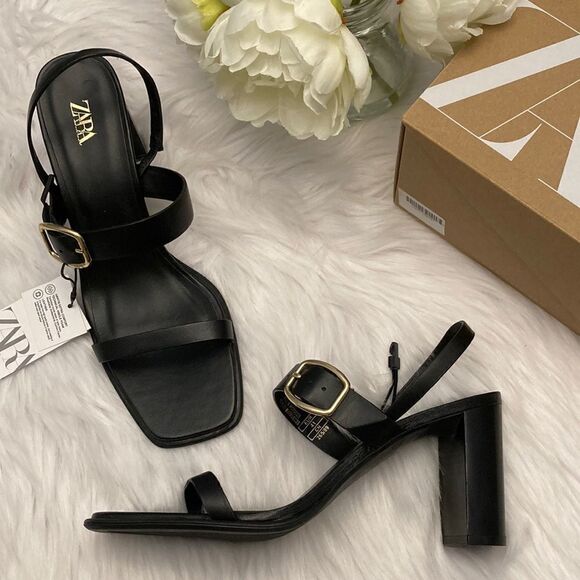 Elegant Black Heeled Sandals - Picture 6 of 9